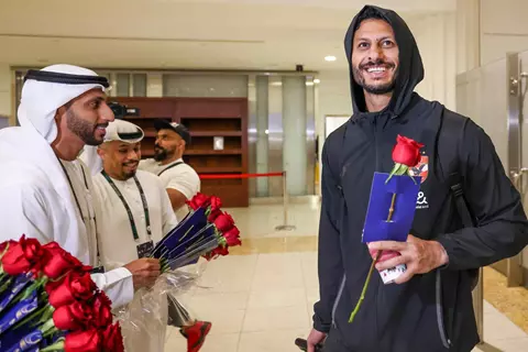 "ورود وتفاؤل".. استقبال استثنائي لبعثة الأهلي في الإمارات (صور)